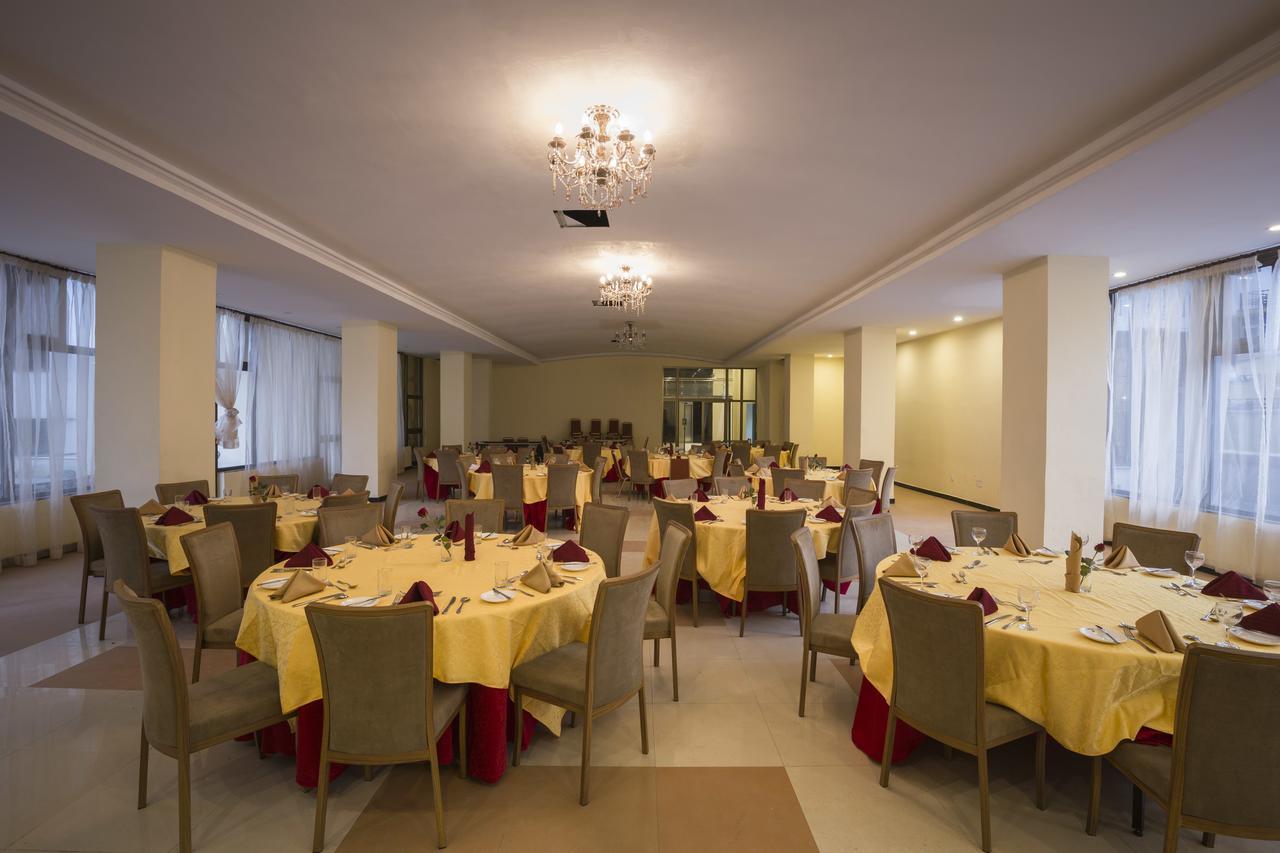 The Mosaic Hotel Addis Abeba Esterno foto