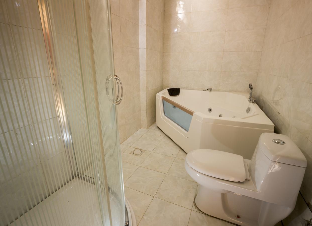 The Mosaic Hotel Addis Abeba Esterno foto