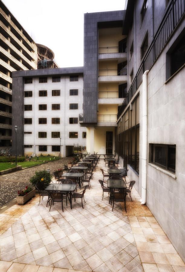 The Mosaic Hotel Addis Abeba Esterno foto