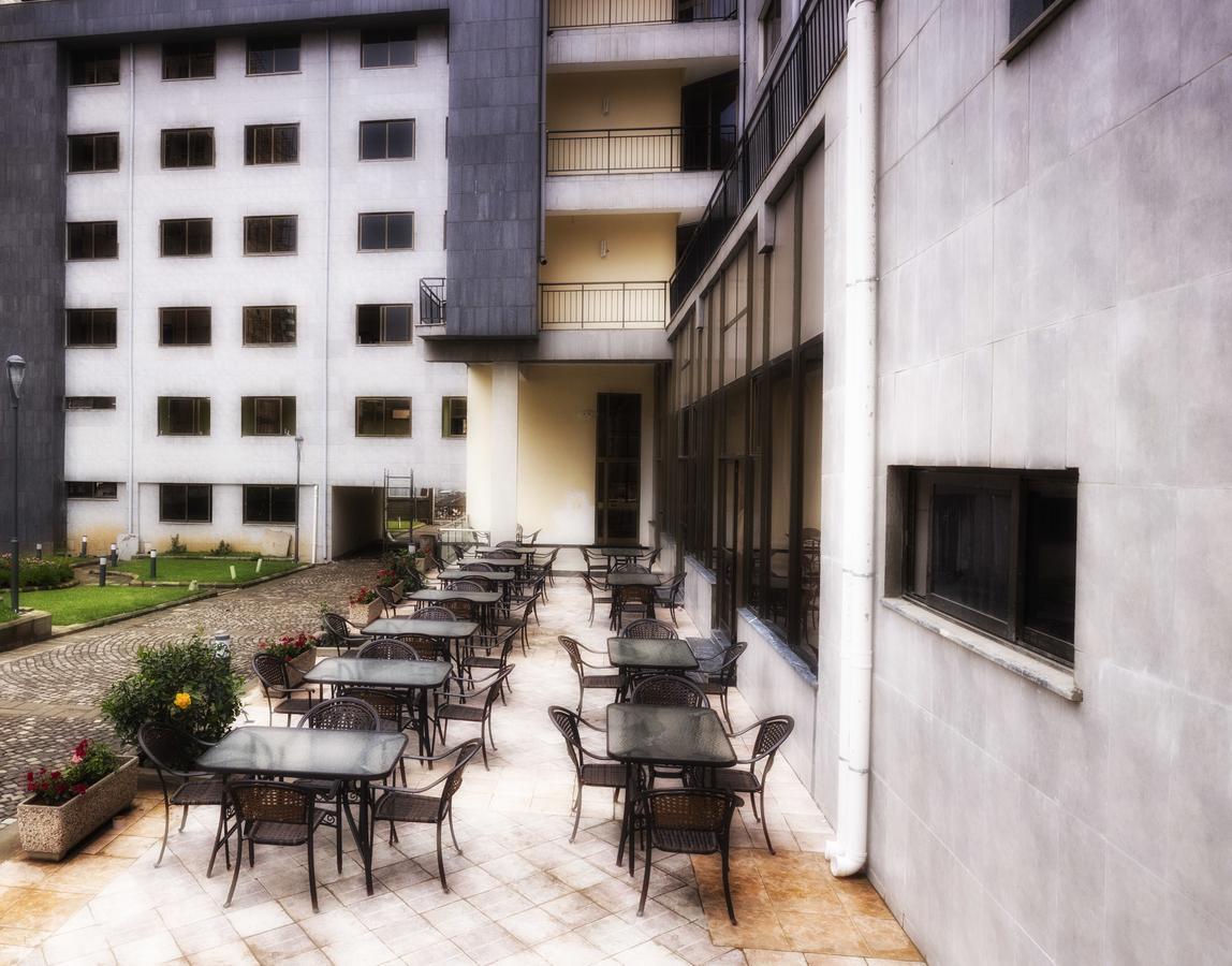 The Mosaic Hotel Addis Abeba Esterno foto