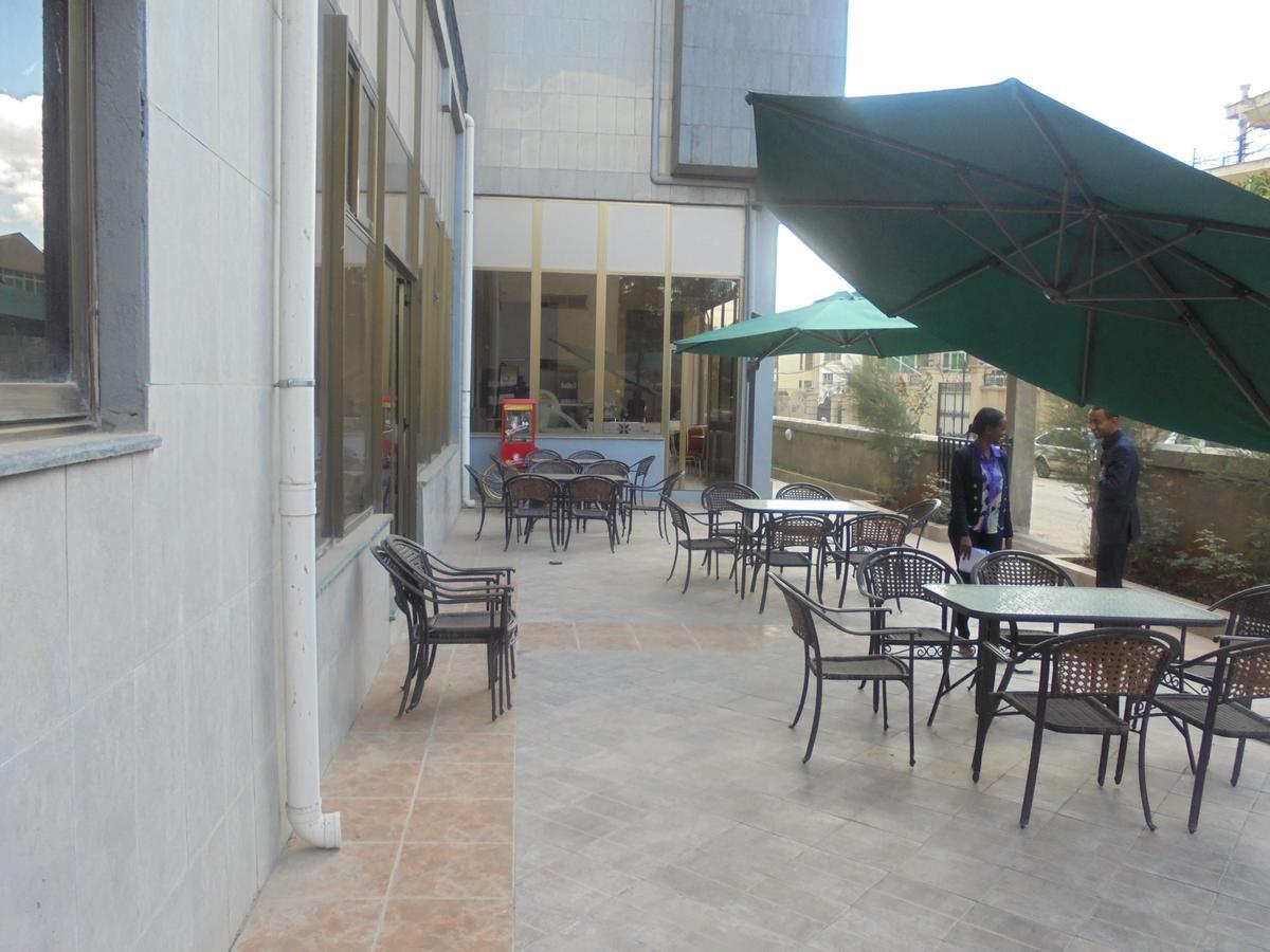 The Mosaic Hotel Addis Abeba Esterno foto