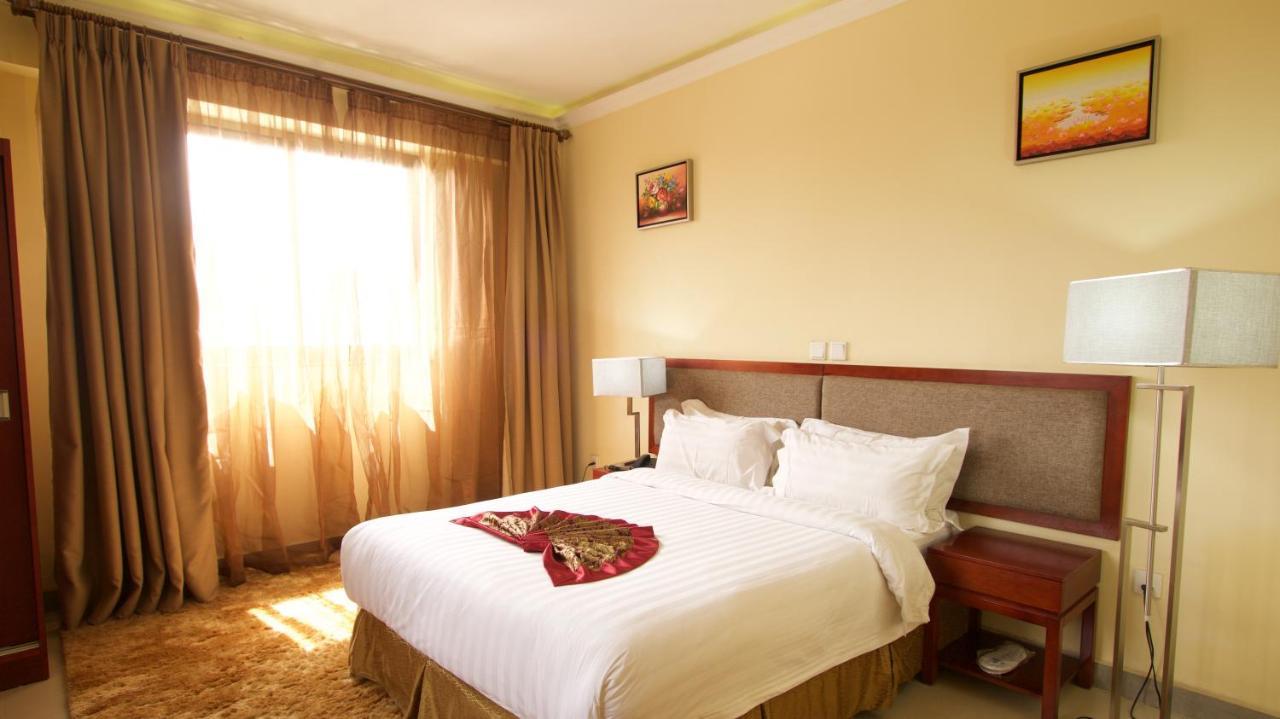 The Mosaic Hotel Addis Abeba Esterno foto