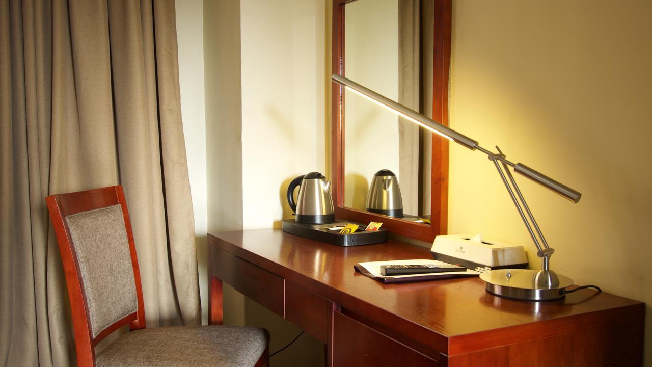 The Mosaic Hotel Addis Abeba Esterno foto