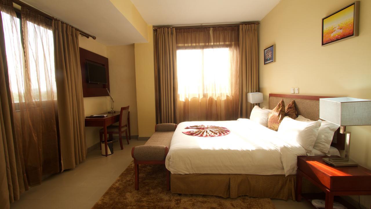 The Mosaic Hotel Addis Abeba Esterno foto