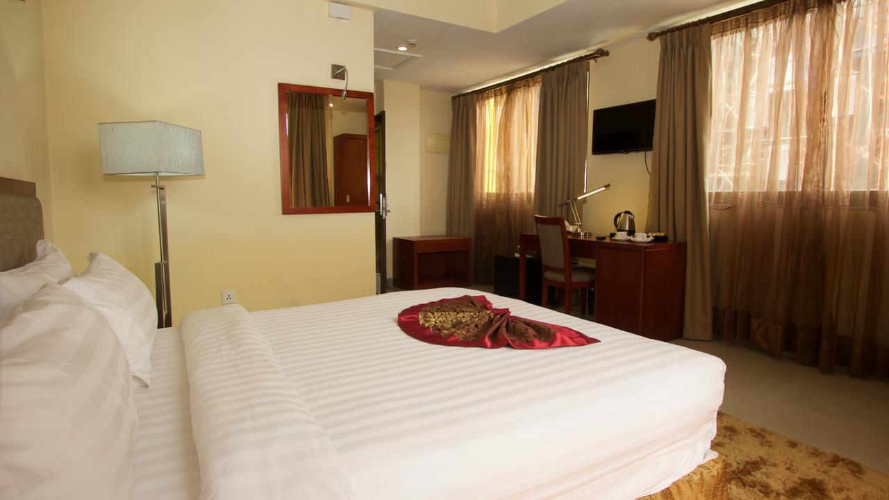 The Mosaic Hotel Addis Abeba Esterno foto