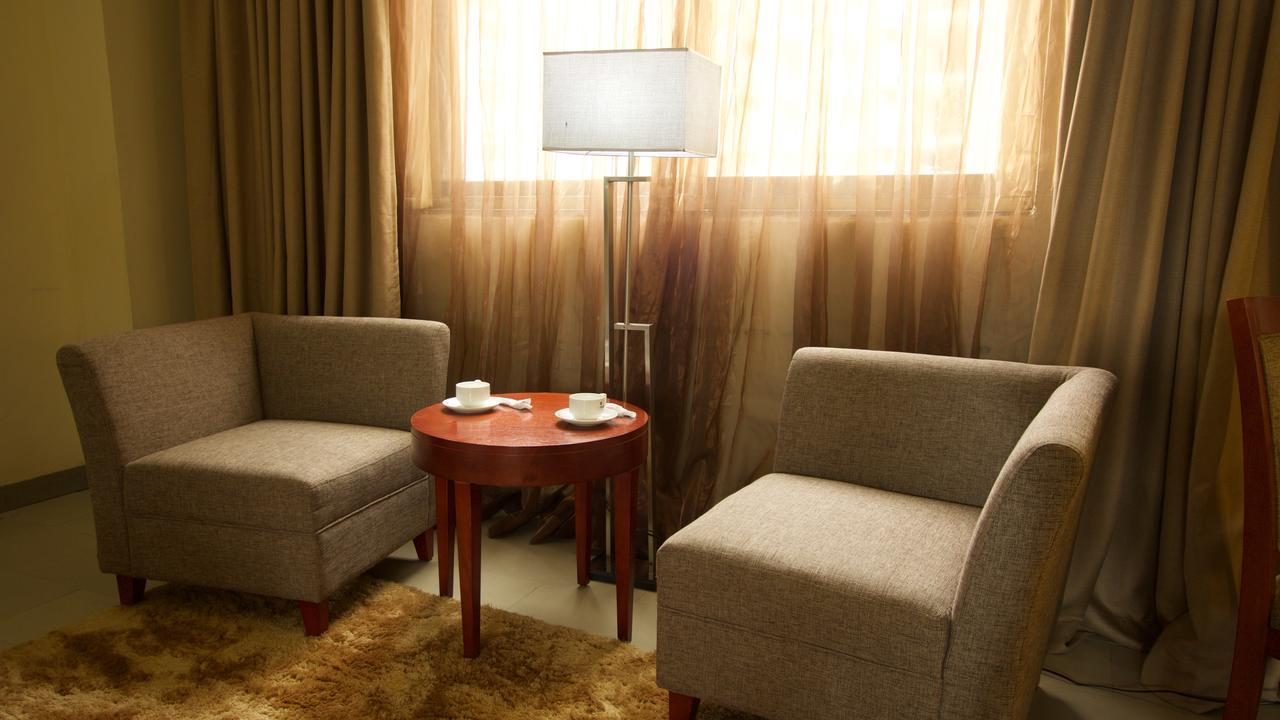 The Mosaic Hotel Addis Abeba Esterno foto