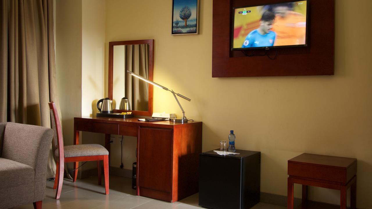 The Mosaic Hotel Addis Abeba Esterno foto