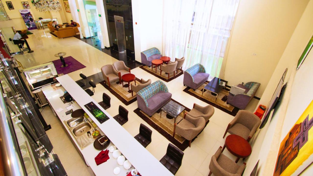The Mosaic Hotel Addis Abeba Esterno foto