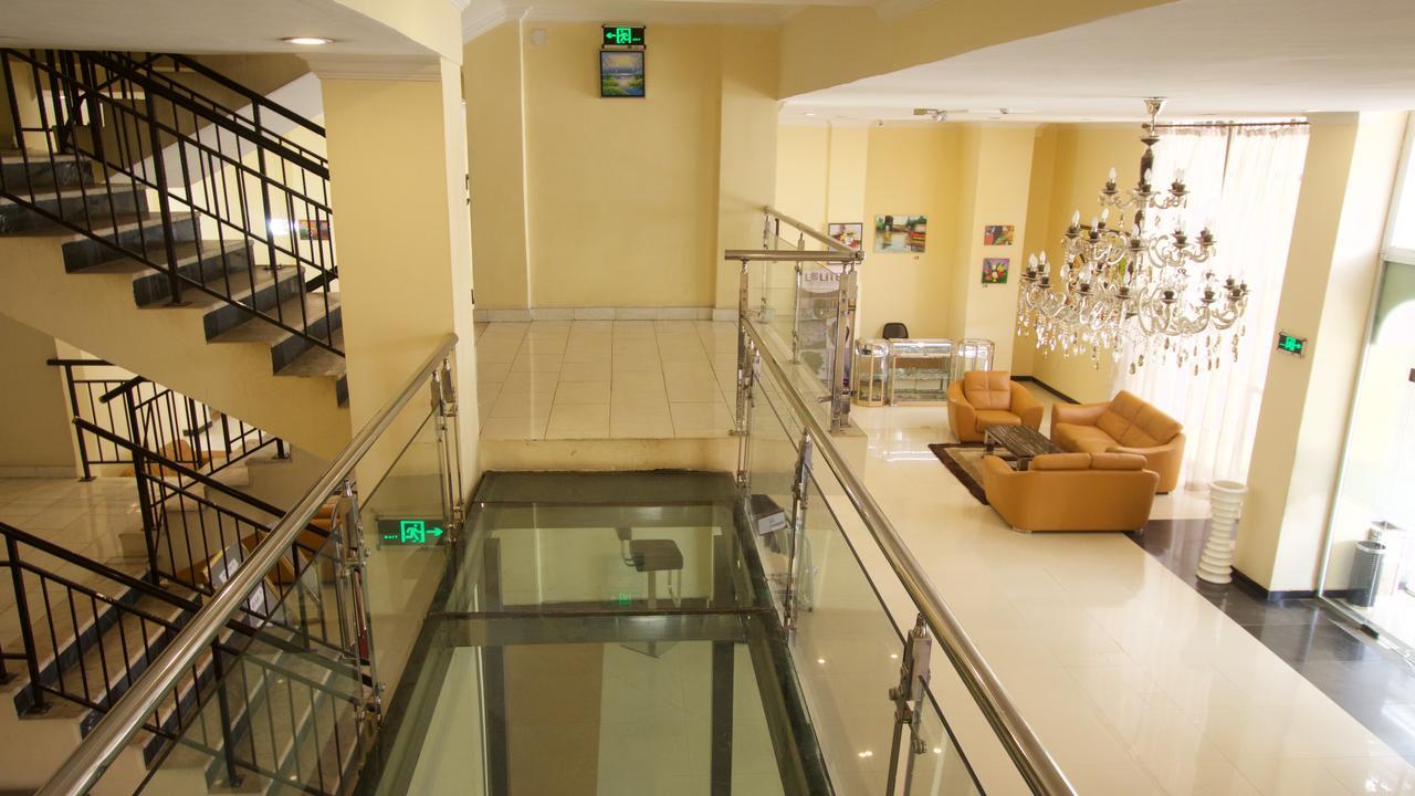 The Mosaic Hotel Addis Abeba Esterno foto